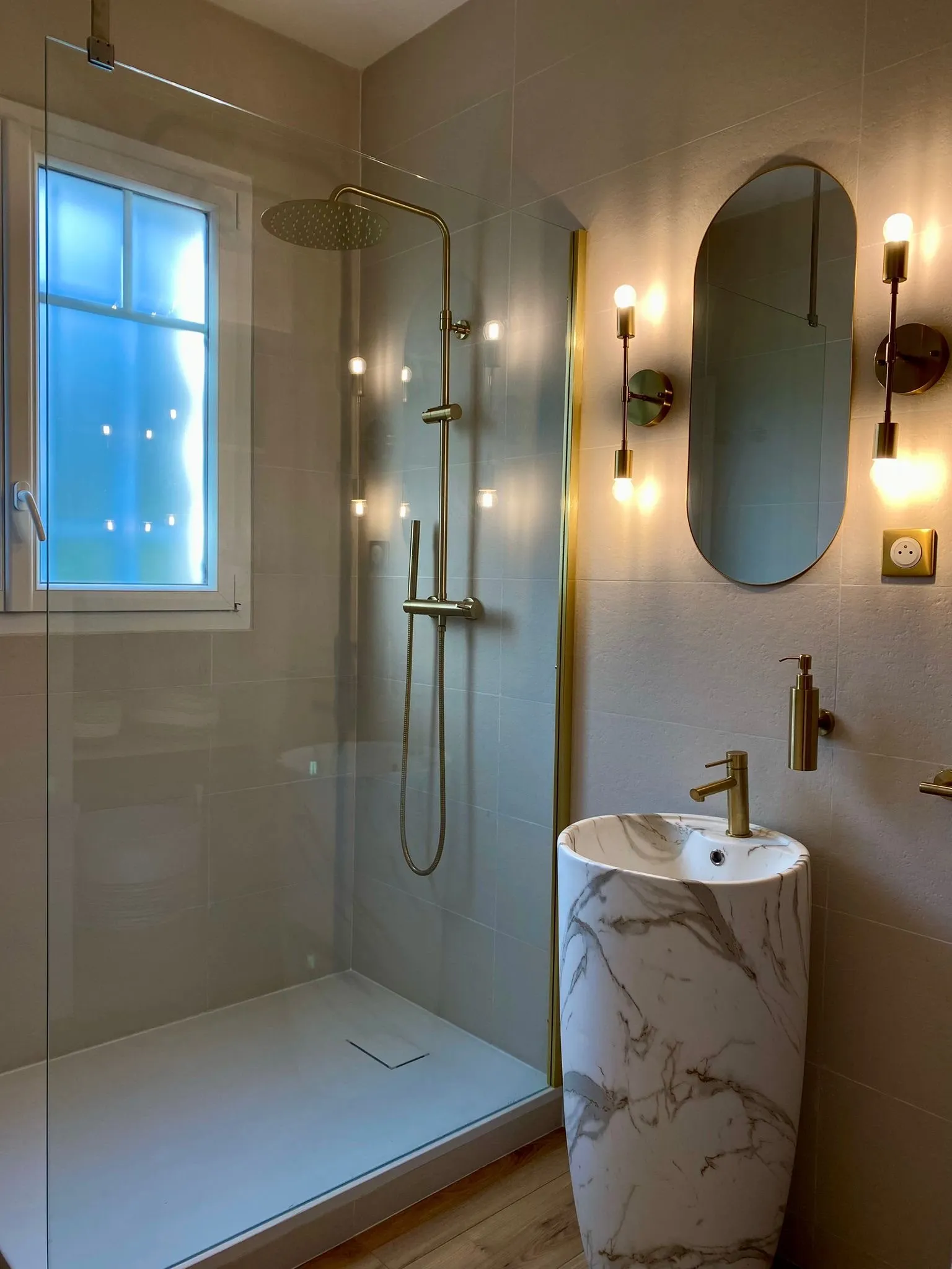 Après : La salle de bain (Une salle de bain en douceur)